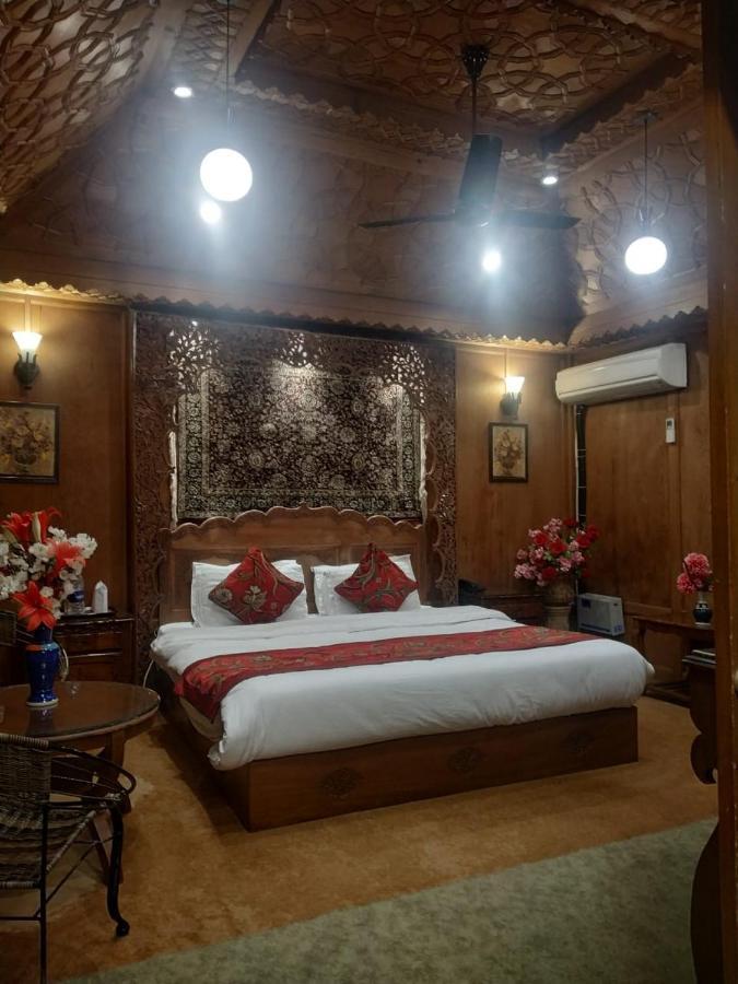 Hotel The Mughal Sheraton Houseboat Durgjan Exteriér fotografie