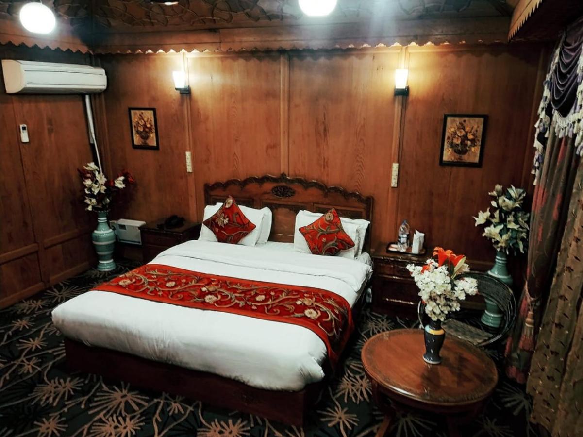 Hotel The Mughal Sheraton Houseboat Durgjan Exteriér fotografie