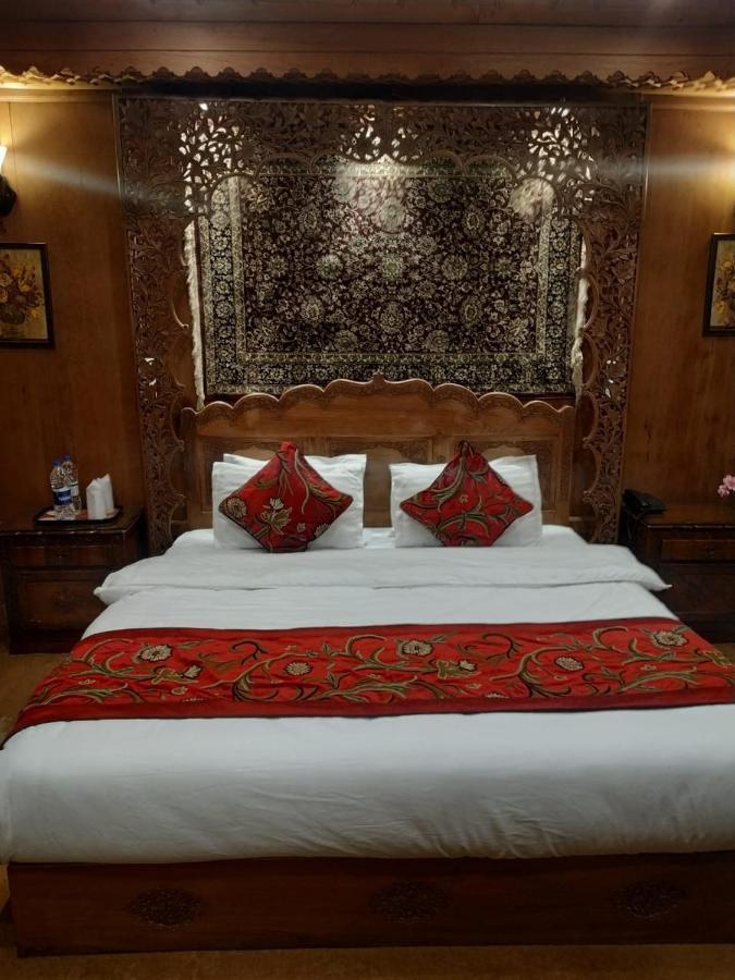 Hotel The Mughal Sheraton Houseboat Durgjan Exteriér fotografie